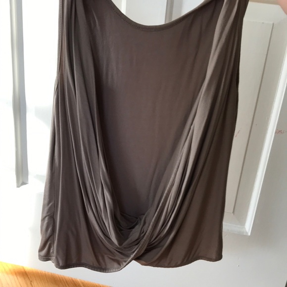 BEIGE LULU’S OPEN BACK TANKTOP - Picture 3 of 3
